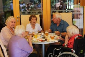 Pikniki za stanovalce, svojce in zaposlene: julij in avgust