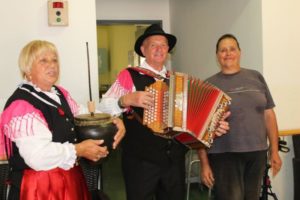 Pikniki za stanovalce, svojce in zaposlene: julij in avgust